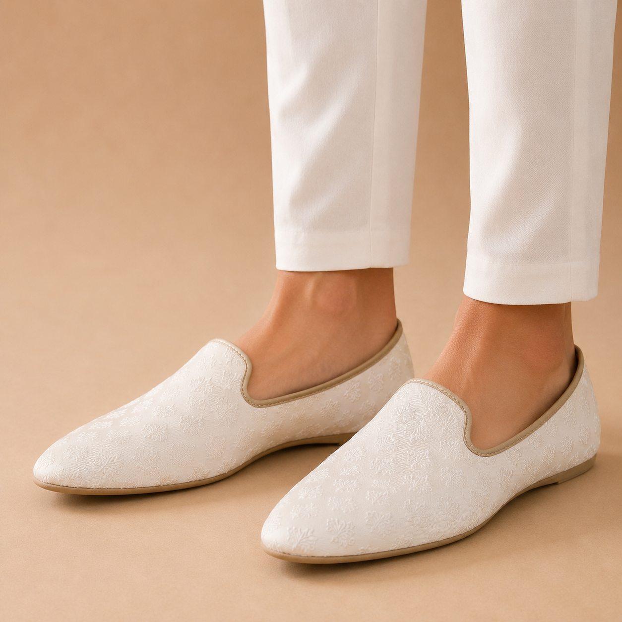 KPL0073 Off White with Floral Bootie Jutti