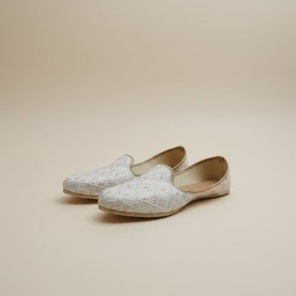 KPL0071 Ivory Jutti with White & Peach Embroidery