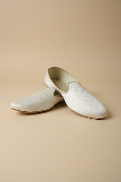 KPL0073 Off White with Floral Bootie Jutti