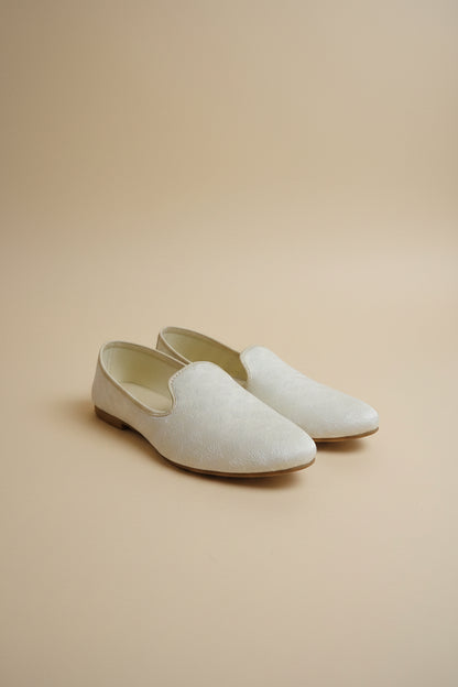 KPL0073 Off White with Floral Bootie Jutti