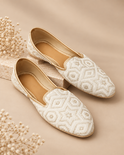 KPL0089 White Threadwork & Micro-Sequin Traditional Jutti