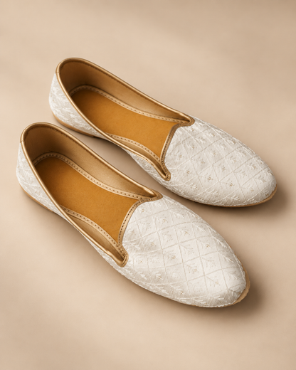 KPL0087 Ivory & Gold Threadwork Ethnic Jutti