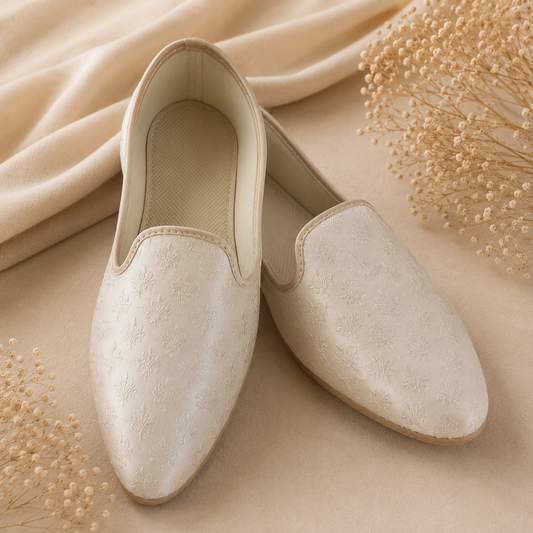 KPL0073 Off White with Floral Bootie Jutti