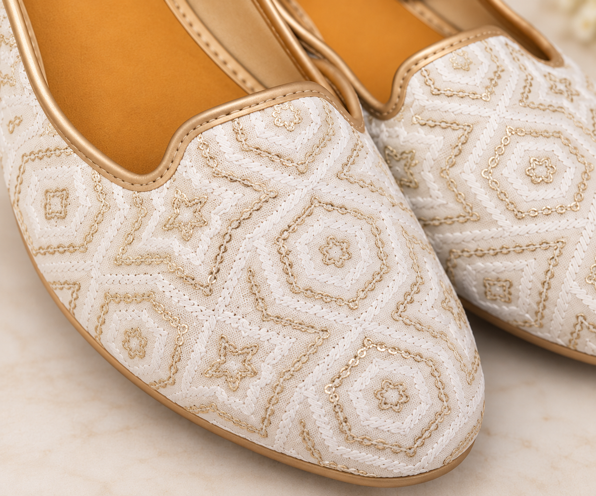 KPL0089 White Threadwork & Micro-Sequin Traditional Jutti
