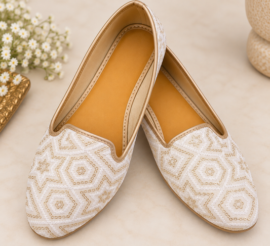 KPL0089 White Threadwork & Micro-Sequin Traditional Jutti